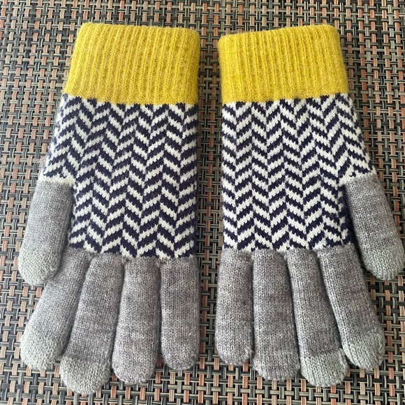 Houndstooth Herringbone Pattern Color Block Gloves Yellow Gray Warm Soft Stripes - Picture 7 of 12